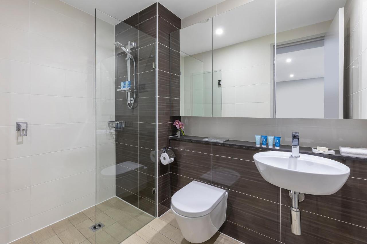 赖德北梅里顿公寓式酒店 悉尼 外观 照片 A modern bathroom
